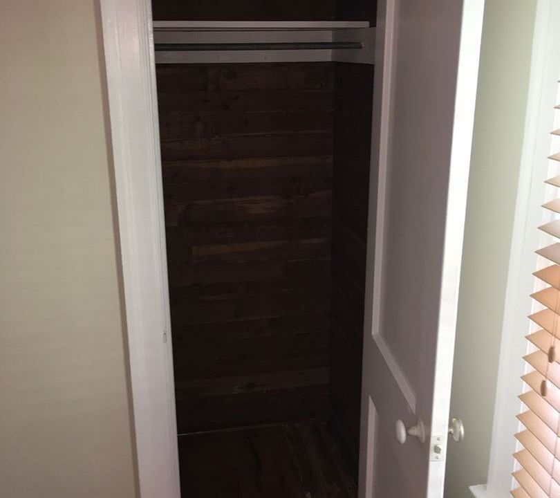 1st image of 2408 N Glenwood Dr