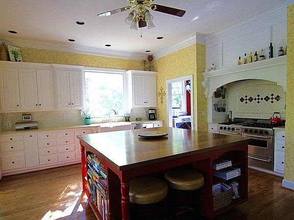 Chef's kitchen
