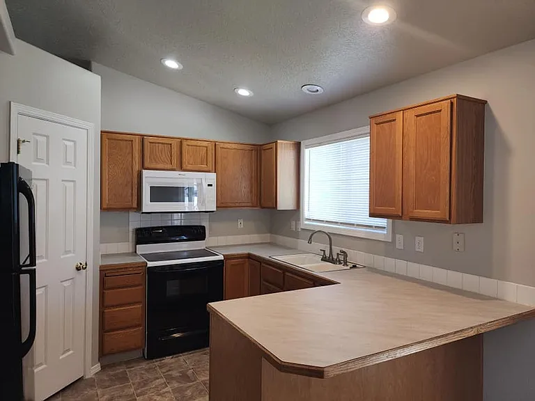 11069 W Ardyce St — Photo 3