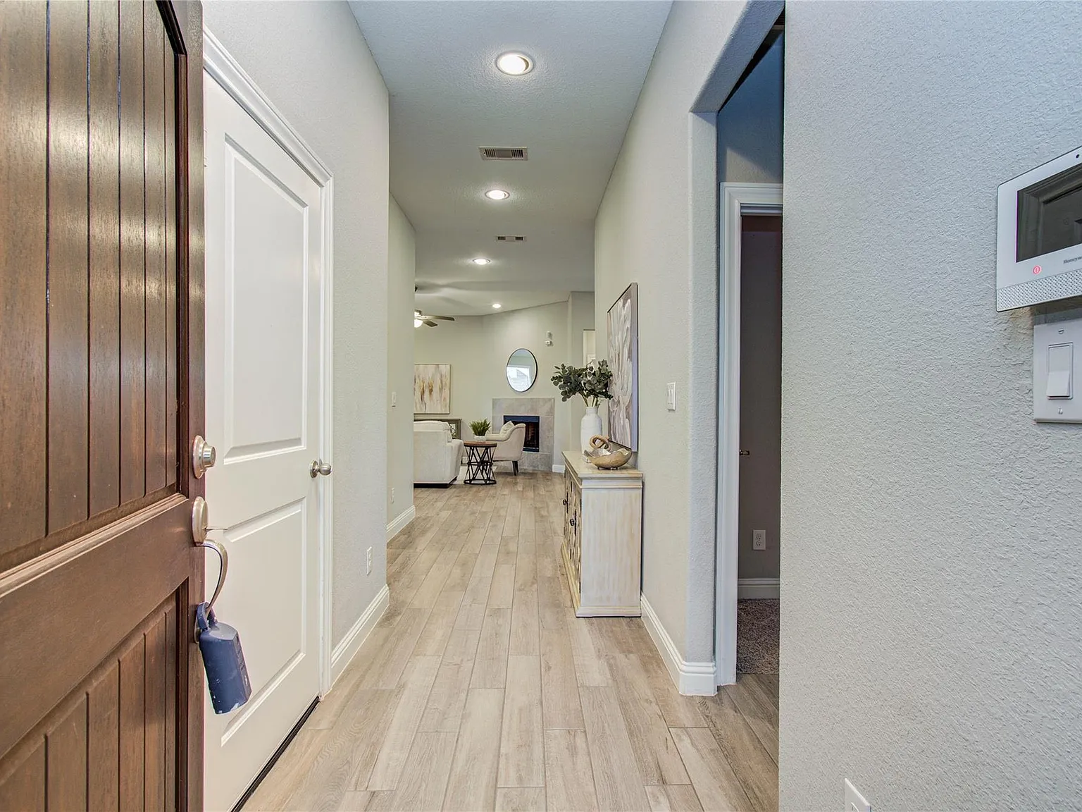 3 bed, 1798 sqft, $2,250 — Photo 3