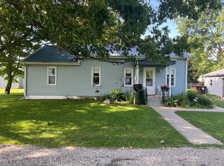 605 W Wayne St, Le Roy, IL 61752