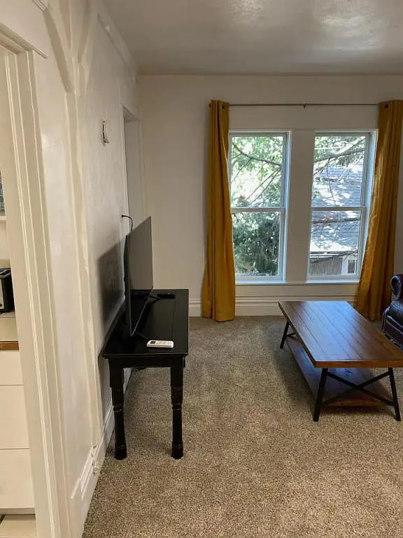 1601 N 12th St Apt 3 — Photo 4
