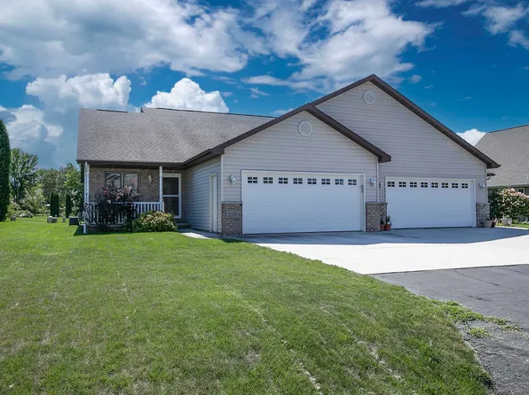 W5109 Blue Heron Ct, Sherwood, WI 54169