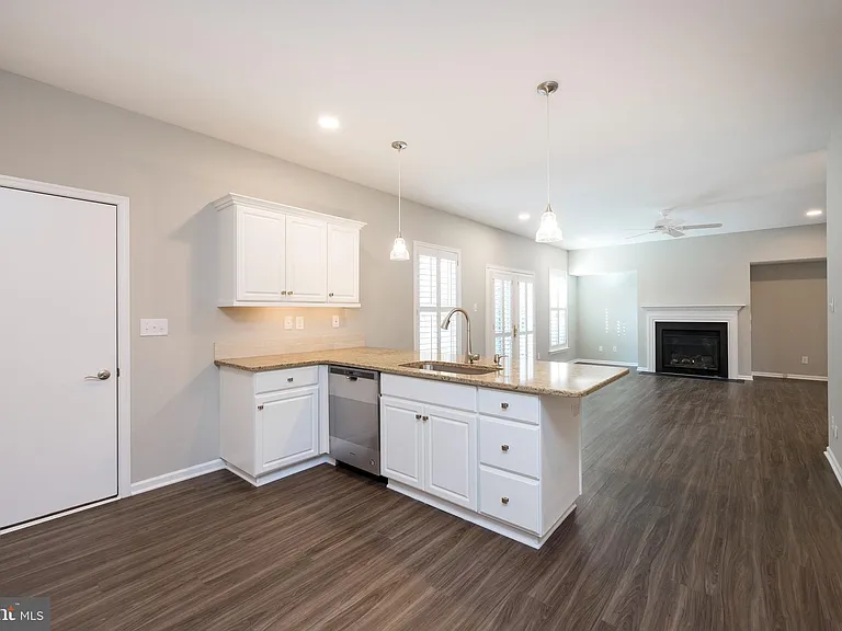 443 Wharton Blvd #32 — Photo 13