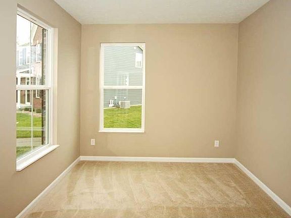 3rd image of 414 Dovetree Dr