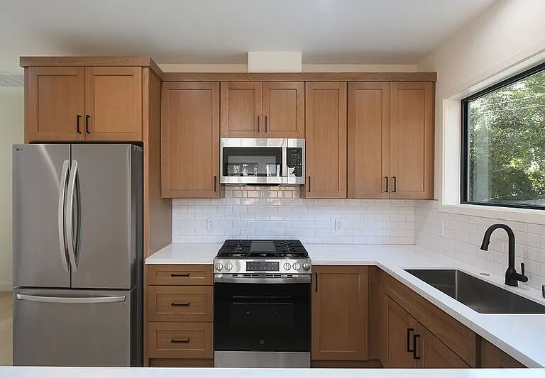 2121-2123 Glenada Ave #2121 — Photo 9