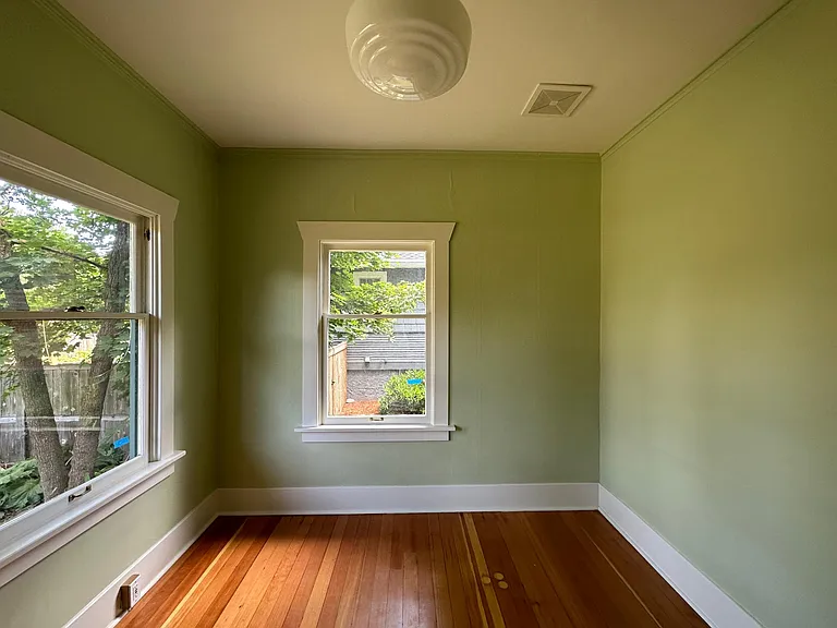 903 E 32nd Ave — Photo 8