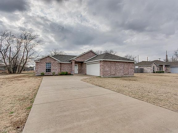 3rd image of 3308 Dorothy Ln