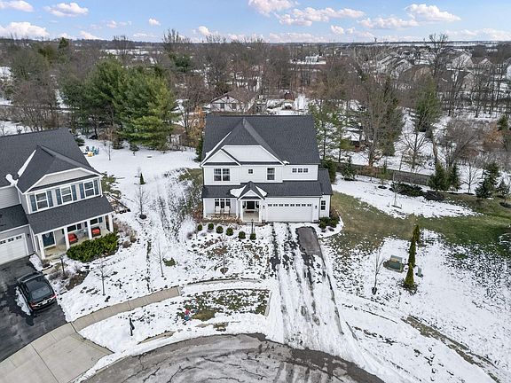 3rd image of 9381 Greystone Ct