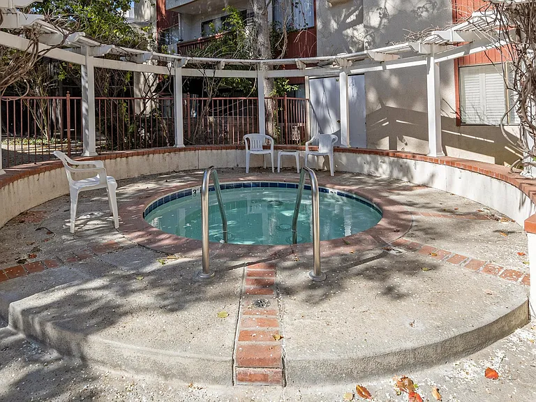 Cantara St — Photo 9