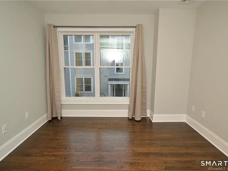 115-71 Colonial Rd — Photo 16