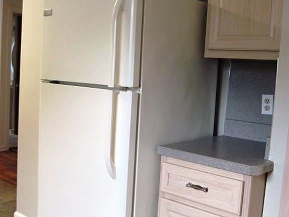 4th image of 21364 Seabury Ave