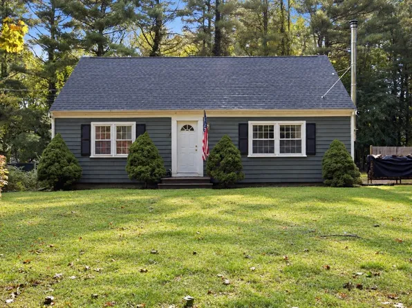 405 W Pond St, Bridgewater, MA 02324