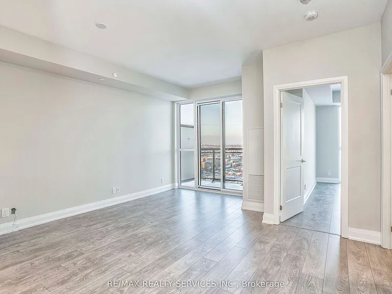 15 Lynch St #2202 — Photo 4