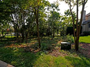 28488 N Seminole Ct, Mundelein, IL