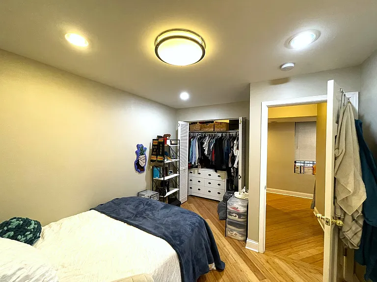 1522 W Superior St #1 — Photo 17