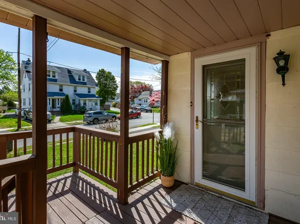 20 W Forrestview Rd, Brookhaven, PA 19015