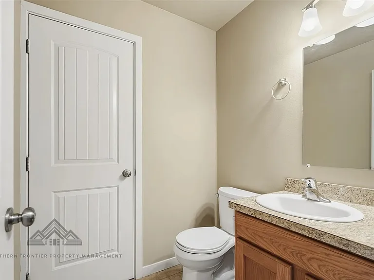 218 E Whitman Dr — Photo 16