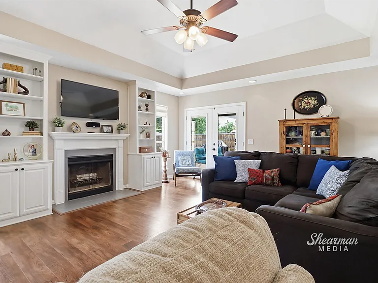 1215 Amherst St — Photo 6