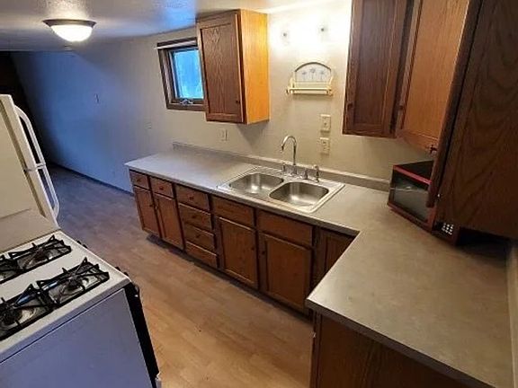 3rd image of 204 N Court St
