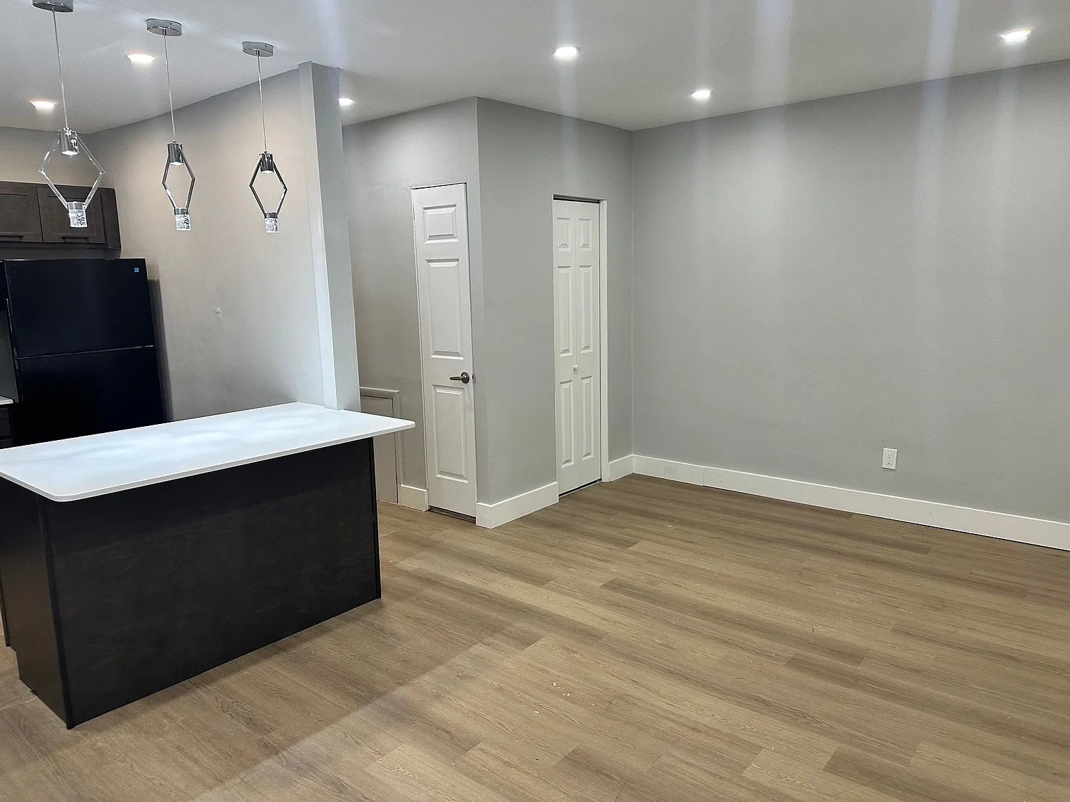 Park Manor Apartments — Photo 3