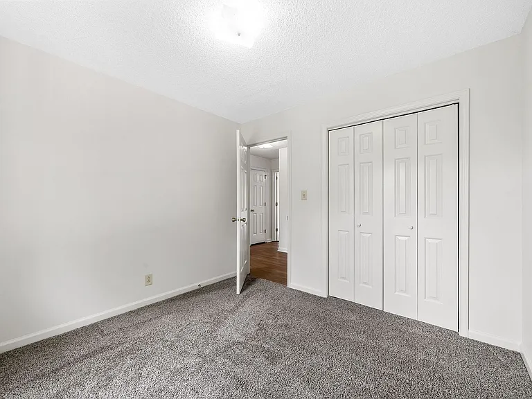 253 Moncrest Dr — Photo 17