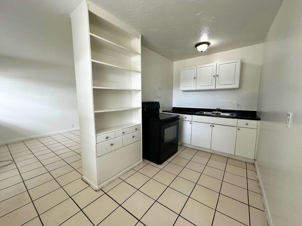 225 S B St #4