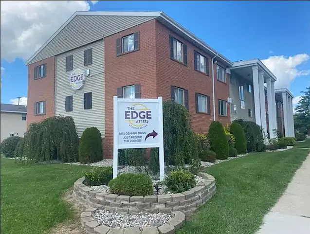 The Edge at 1815 Apartments — Photo 23