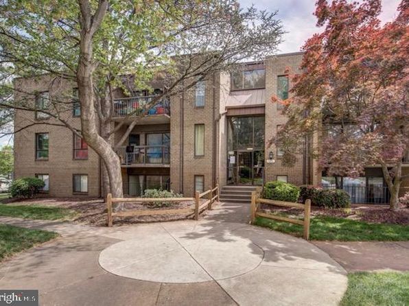 11051 Camfield Ct APT 204