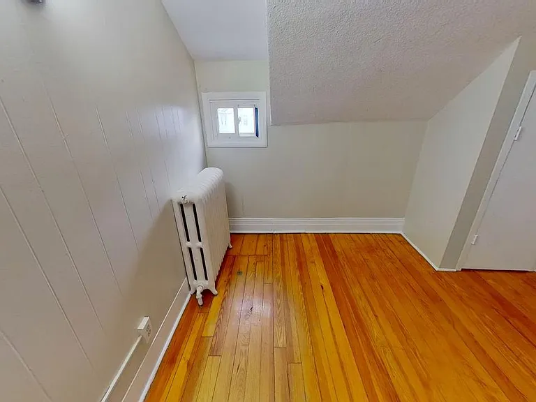 100 Ryckman Ave #2R — Photo 23