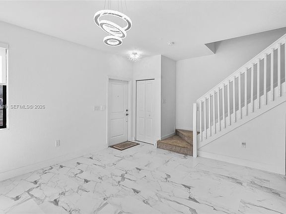 4th image of 957 NE 211th St