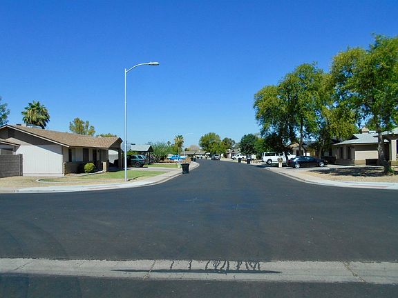 5th image of 3006 E Diamond Ave