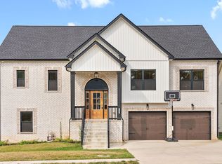 742 Buffalo Ford Dr, Clarksville, TN 37042