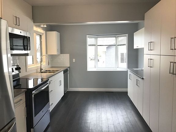 4th image of 10208 134th Ave NW