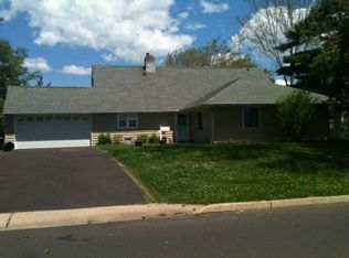 551 Snowball Dr, Levittown, PA 19056