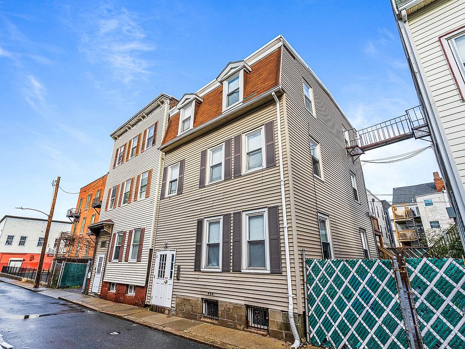 1st image of 140 Athens St