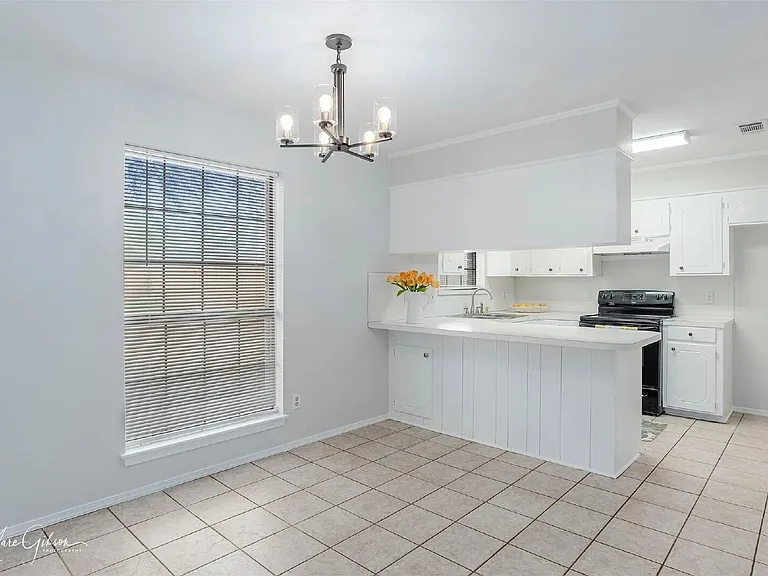 2211 General York Cir — Photo 4