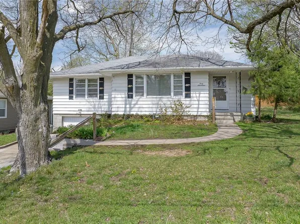 4017 Pacific St, Saint Joseph, MO 64507