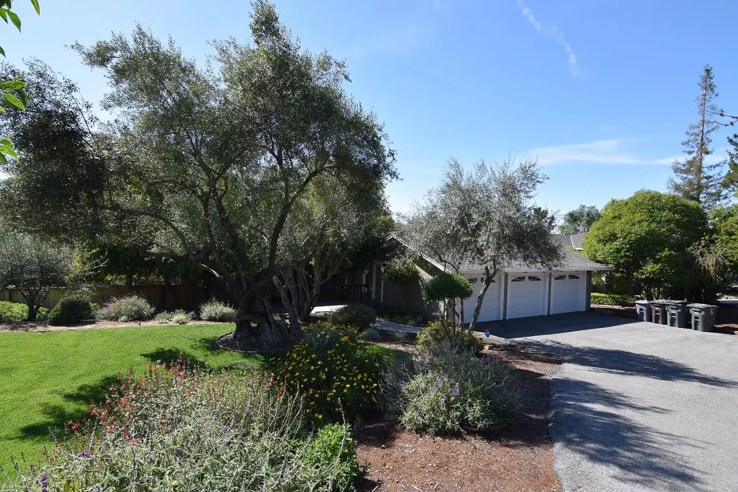 15940 Jackson Oaks Dr photo 1