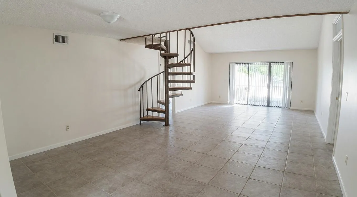 3 bed, 1489 sqft, $2,500 — Photo 1
