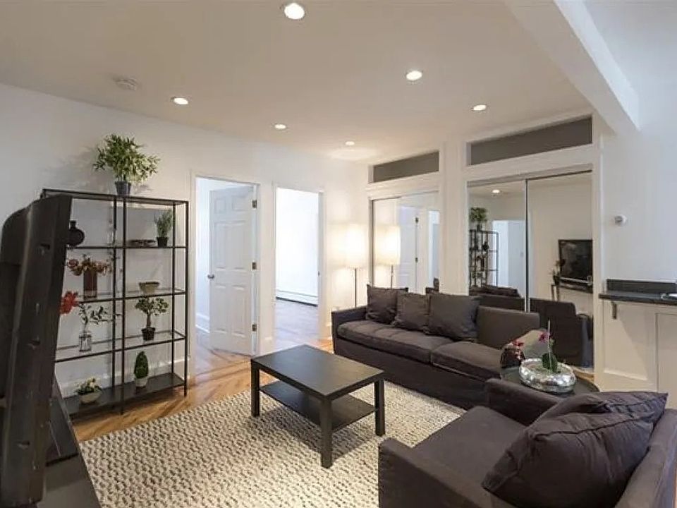 1st image of 209 Clinton St APT 3