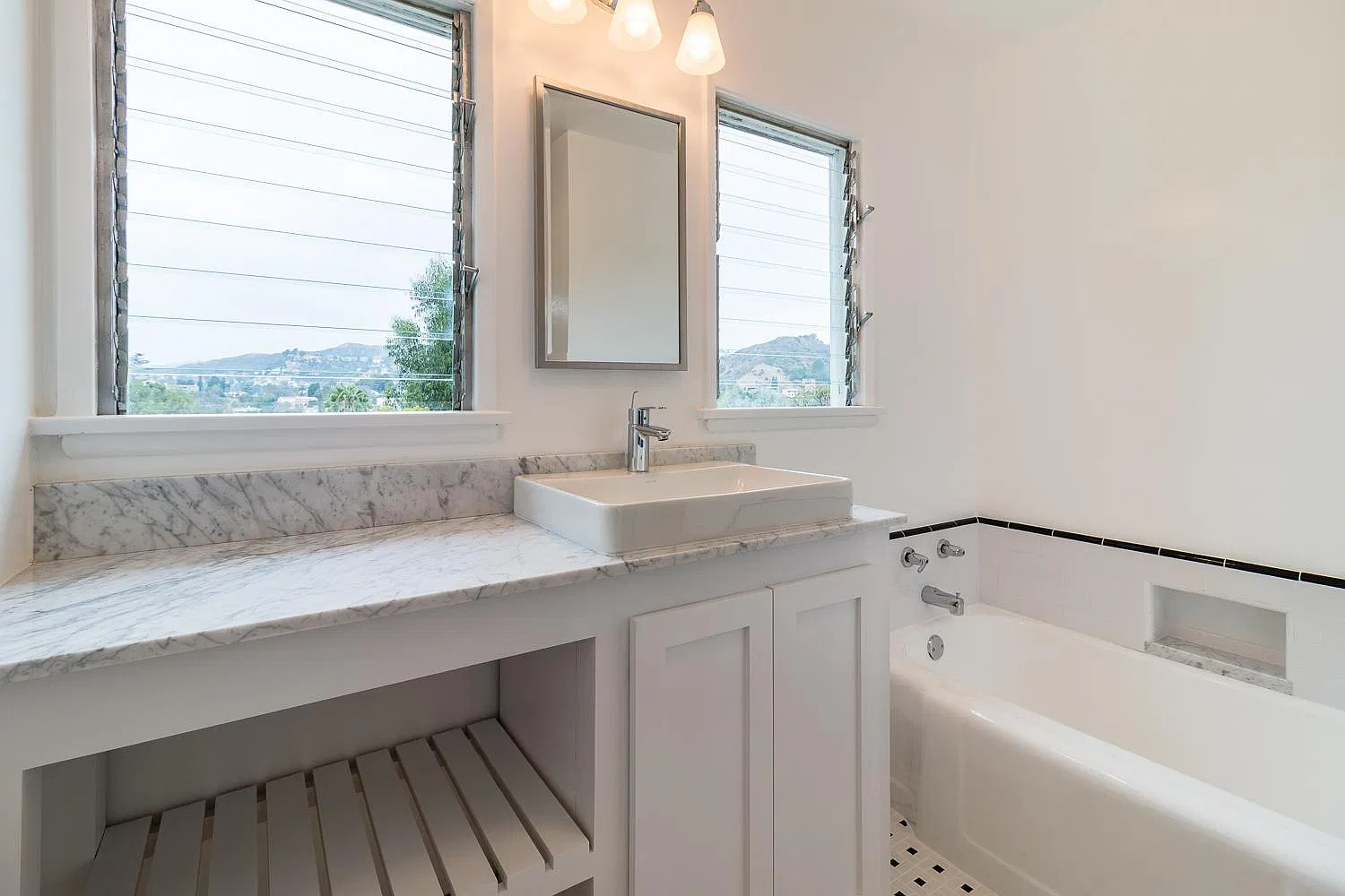2 bed, 900 sqft, $4,950 — Photo 4