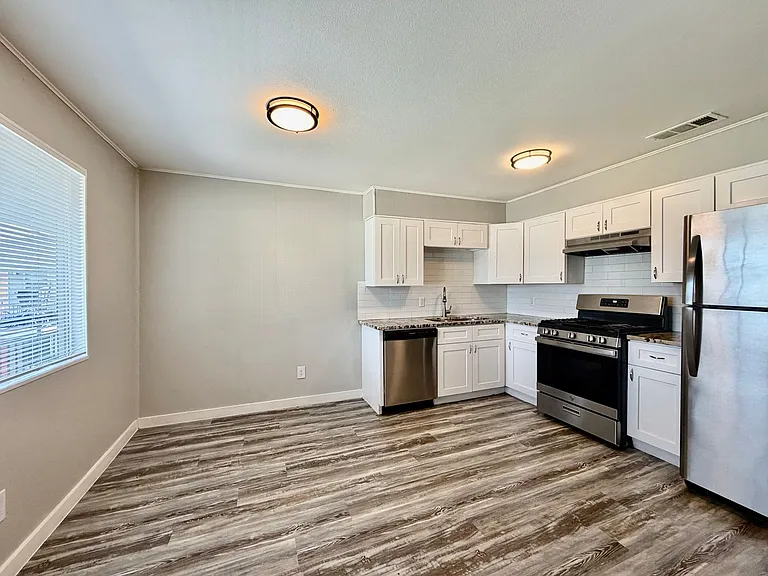 Sundance Apartments — Photo 20