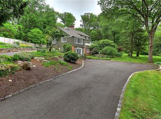 18 Hedgehog Rd, Trumbull, CT 06611