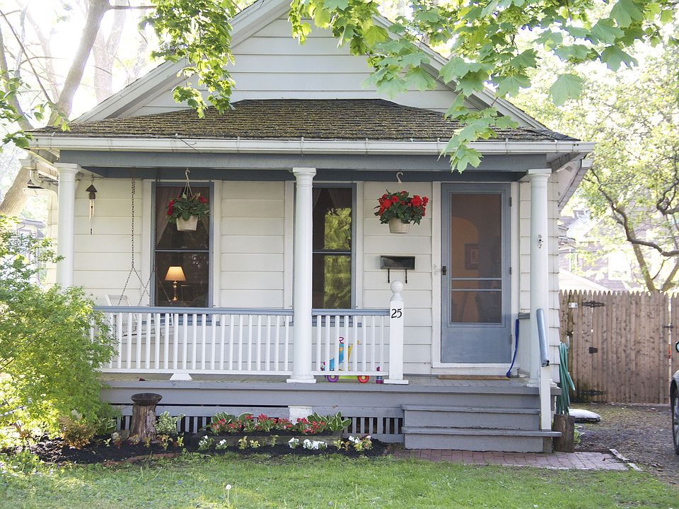 Quaint bungalow 