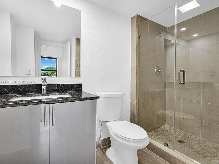 3401 N Country Club Dr #307 — Photo 7
