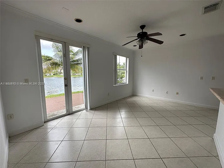 3529 SW 169th Ter — Photo 4