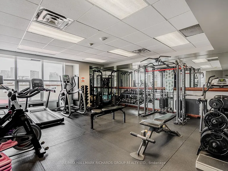 801 King St W #501 — Photo 12