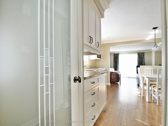 2nd image of 886 Trojan Ave