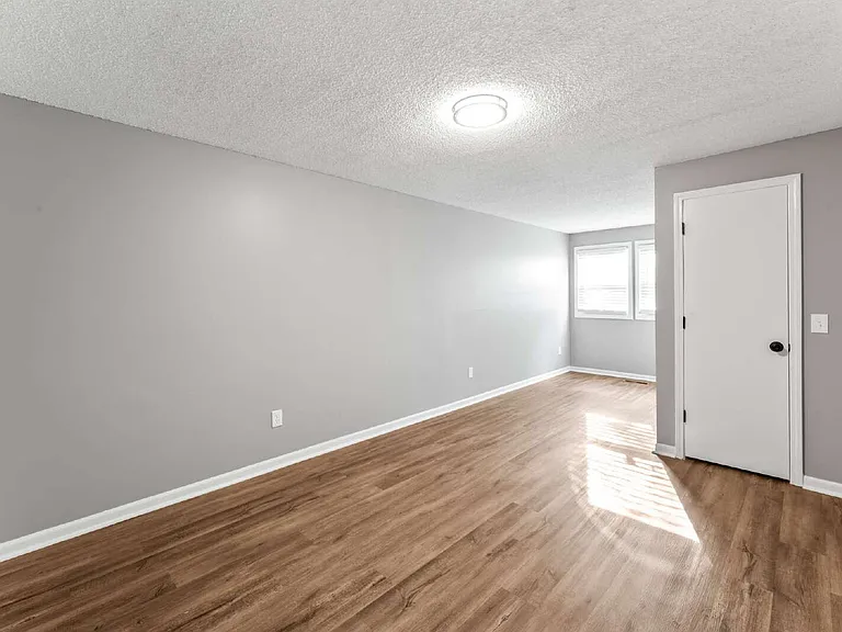 1322 N Harvey Dr — Photo 24